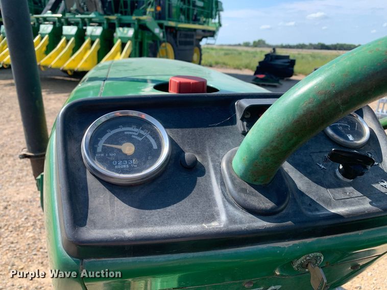 image for item DK7781 1987 John Deere 900HC  tractor