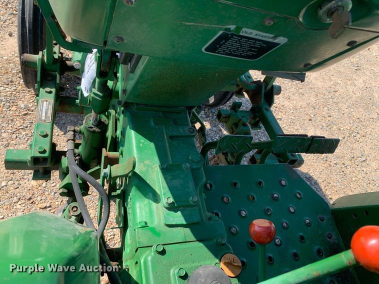 image for item DK7781 1987 John Deere 900HC  tractor