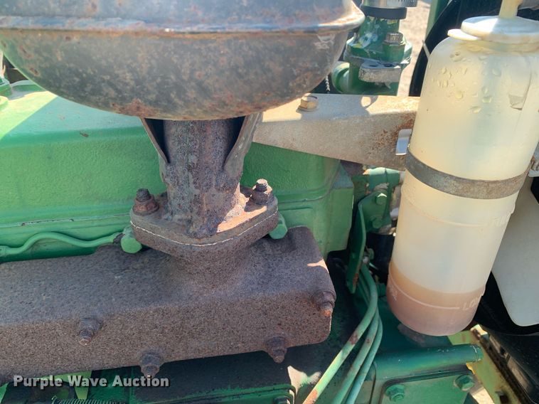 image for item DK7781 1987 John Deere 900HC  tractor