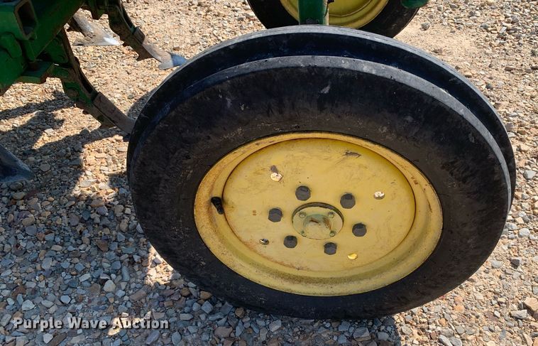 image for item DK7781 1987 John Deere 900HC  tractor