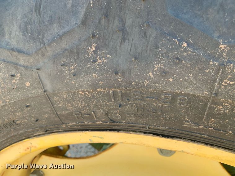 image for item DK7781 1987 John Deere 900HC  tractor