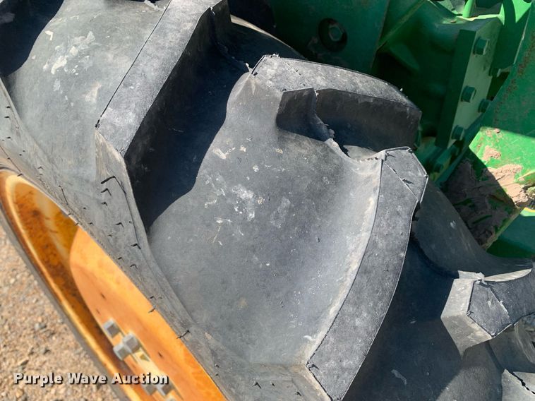 image for item DK7781 1987 John Deere 900HC  tractor