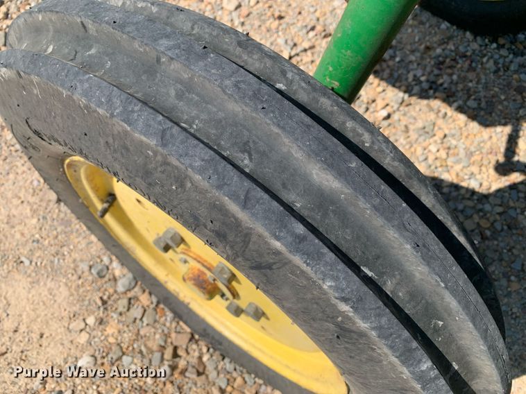 image for item DK7781 1987 John Deere 900HC  tractor