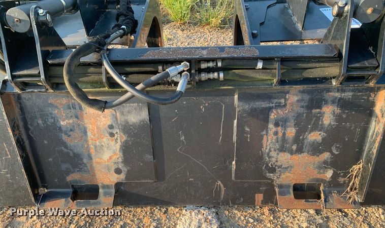 image for item DK7785 John Deere GT80  skid steer grapple bucket
