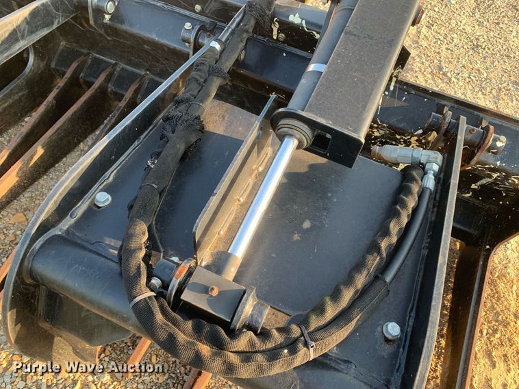 image for item DK7785 John Deere GT80  skid steer grapple bucket