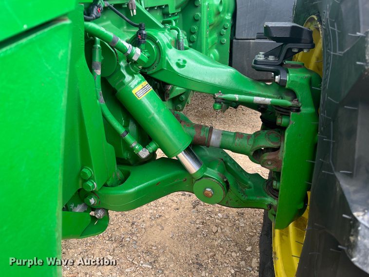 image for item DK7792 2018 John Deere 8400R  MFWD tractor