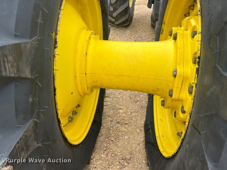 image for item DK7792 2018 John Deere 8400R  MFWD tractor