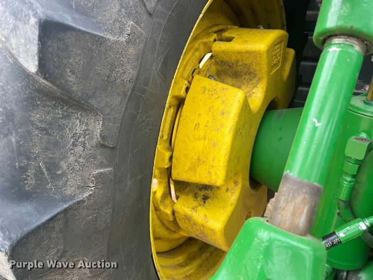 image for item DK7792 2018 John Deere 8400R  MFWD tractor