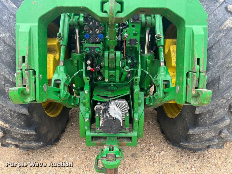 image for item DK7792 2018 John Deere 8400R  MFWD tractor