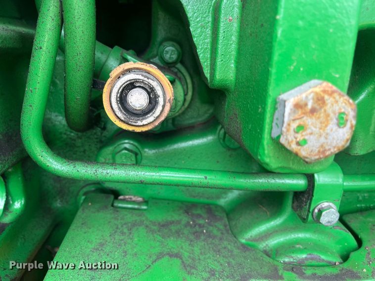 image for item DK7792 2018 John Deere 8400R  MFWD tractor