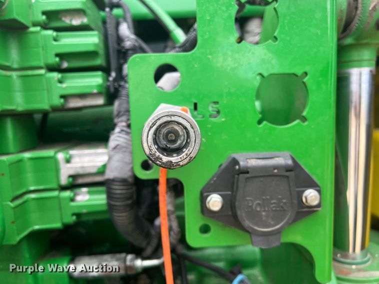 image for item DK7792 2018 John Deere 8400R  MFWD tractor