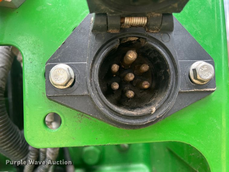 image for item DK7792 2018 John Deere 8400R  MFWD tractor