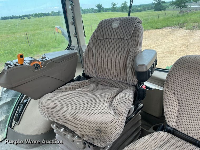 image for item DK7792 2018 John Deere 8400R  MFWD tractor