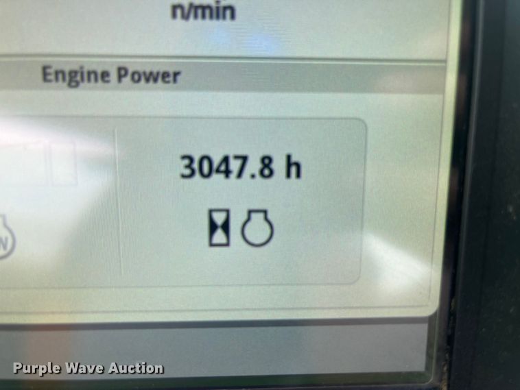 image for item DK7792 2018 John Deere 8400R  MFWD tractor