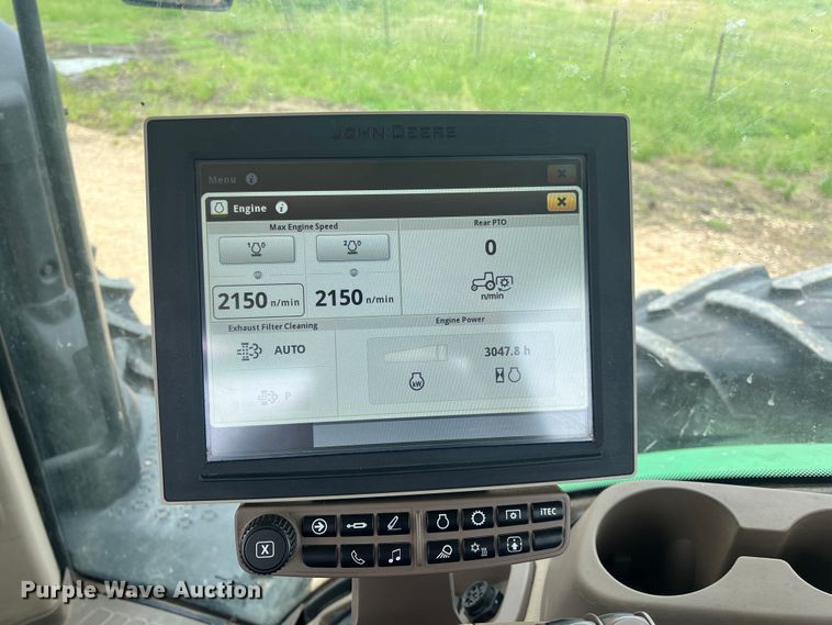 image for item DK7792 2018 John Deere 8400R  MFWD tractor