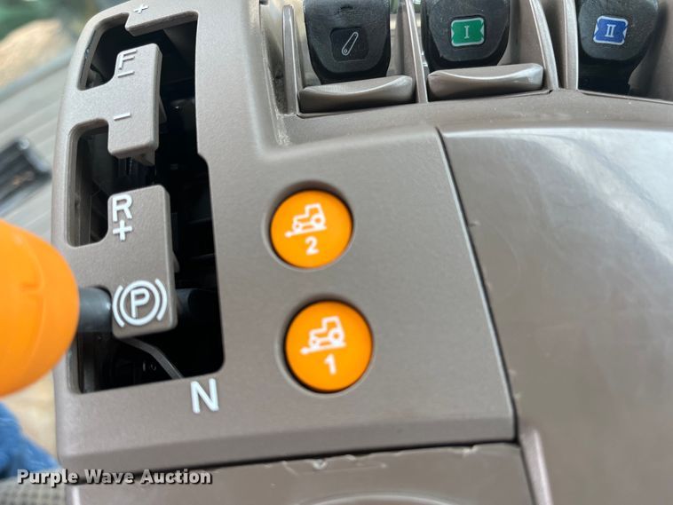 image for item DK7792 2018 John Deere 8400R  MFWD tractor