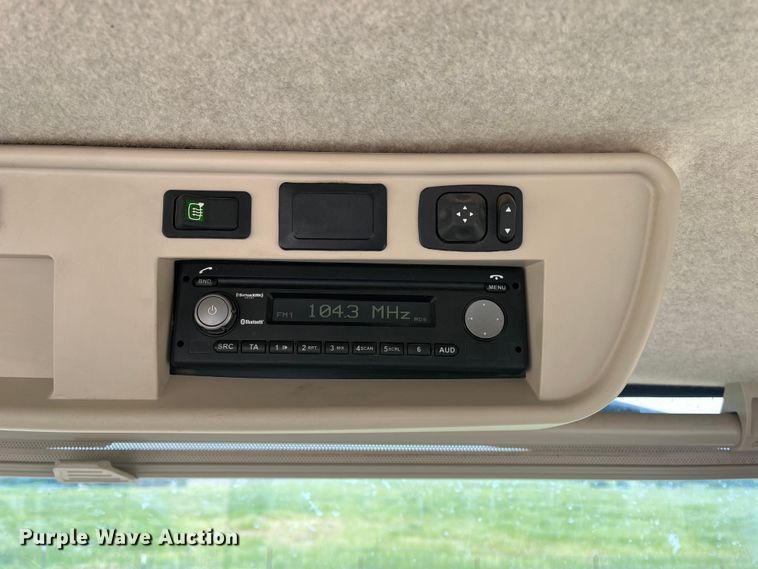 image for item DK7792 2018 John Deere 8400R  MFWD tractor