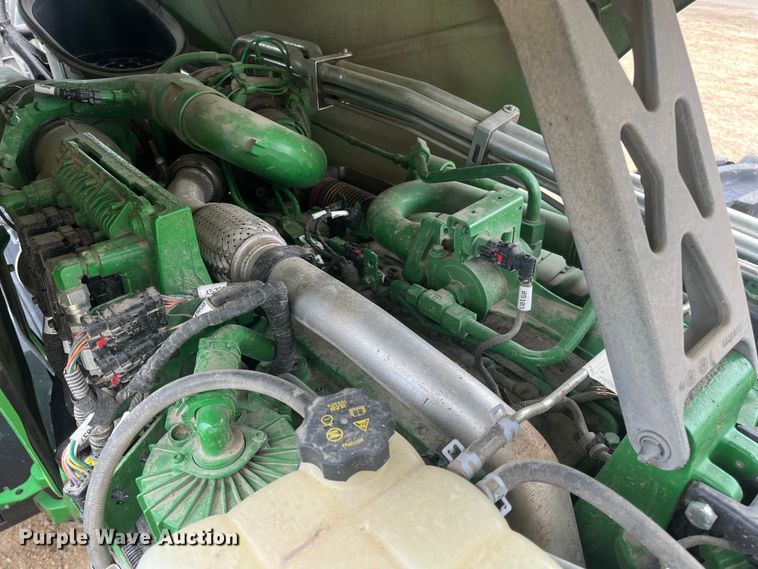 image for item DK7792 2018 John Deere 8400R  MFWD tractor