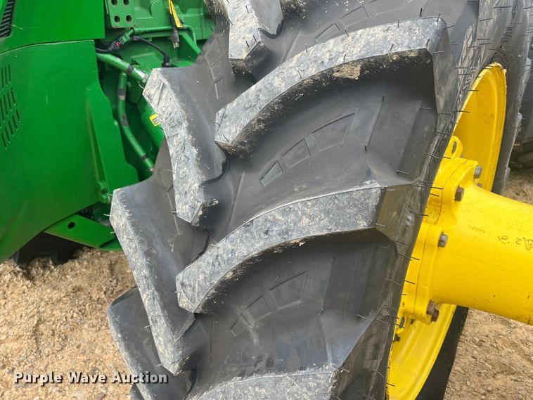 image for item DK7792 2018 John Deere 8400R  MFWD tractor