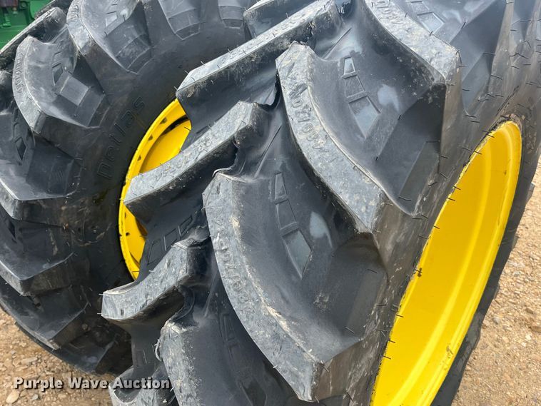 image for item DK7792 2018 John Deere 8400R  MFWD tractor