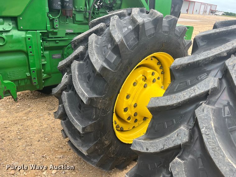 image for item DK7792 2018 John Deere 8400R  MFWD tractor