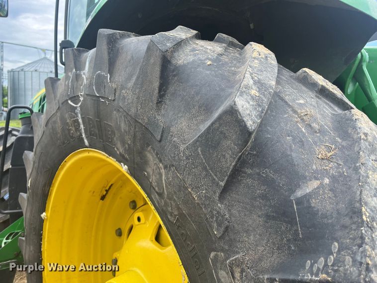 image for item DK7792 2018 John Deere 8400R  MFWD tractor
