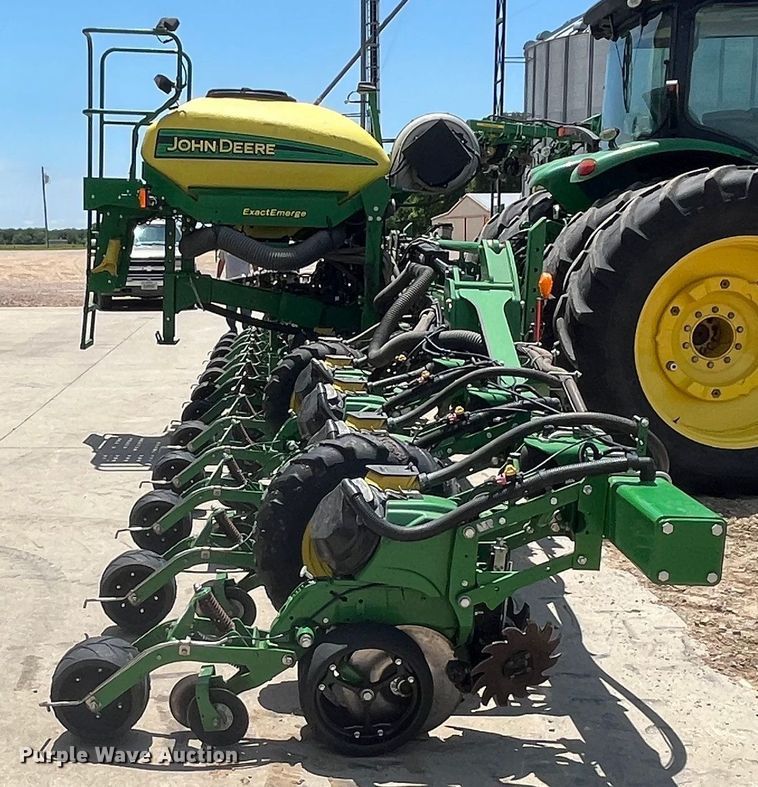 image for item DK7793 2019 John Deere 1725C Exact Emerge  planter