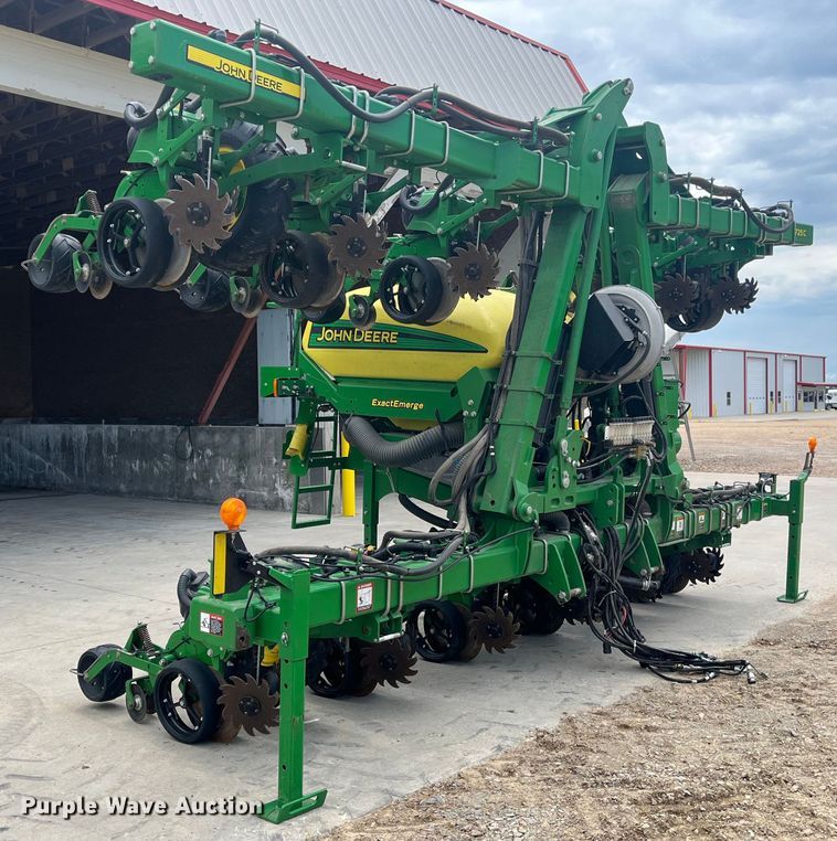 image for item DK7793 2019 John Deere 1725C Exact Emerge  planter