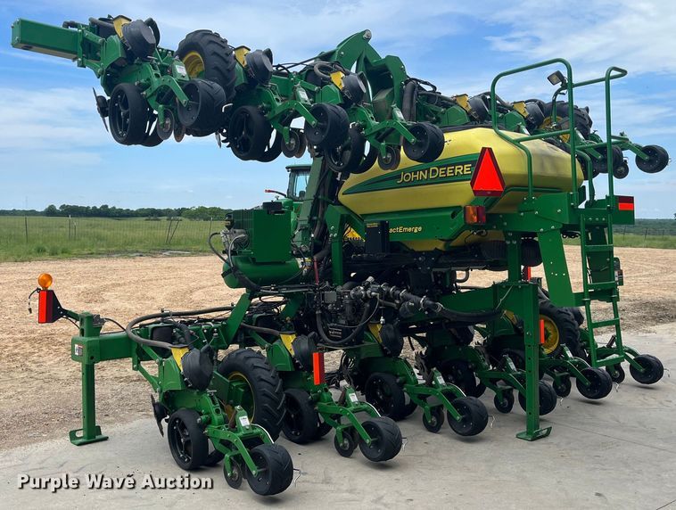 image for item DK7793 2019 John Deere 1725C Exact Emerge  planter