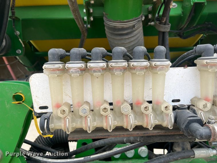 image for item DK7793 2019 John Deere 1725C Exact Emerge  planter