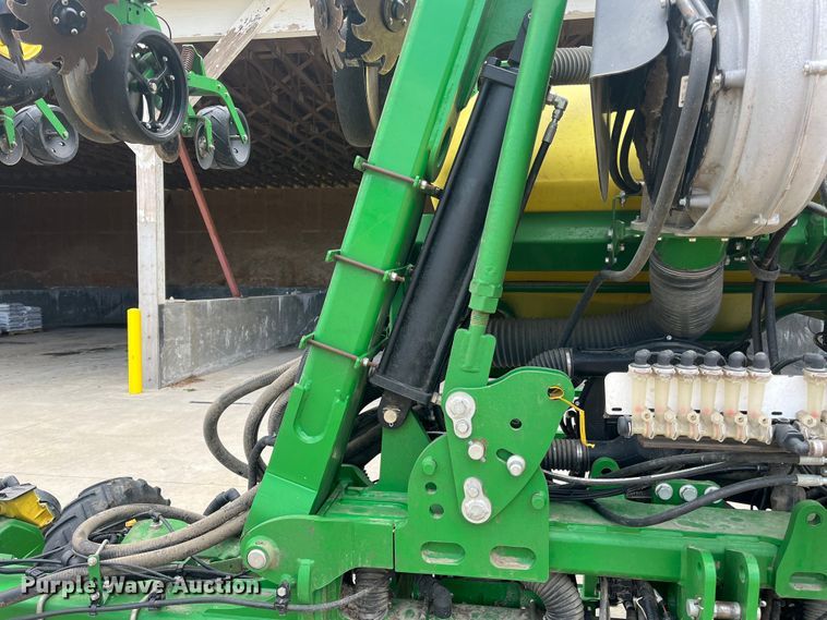 image for item DK7793 2019 John Deere 1725C Exact Emerge  planter