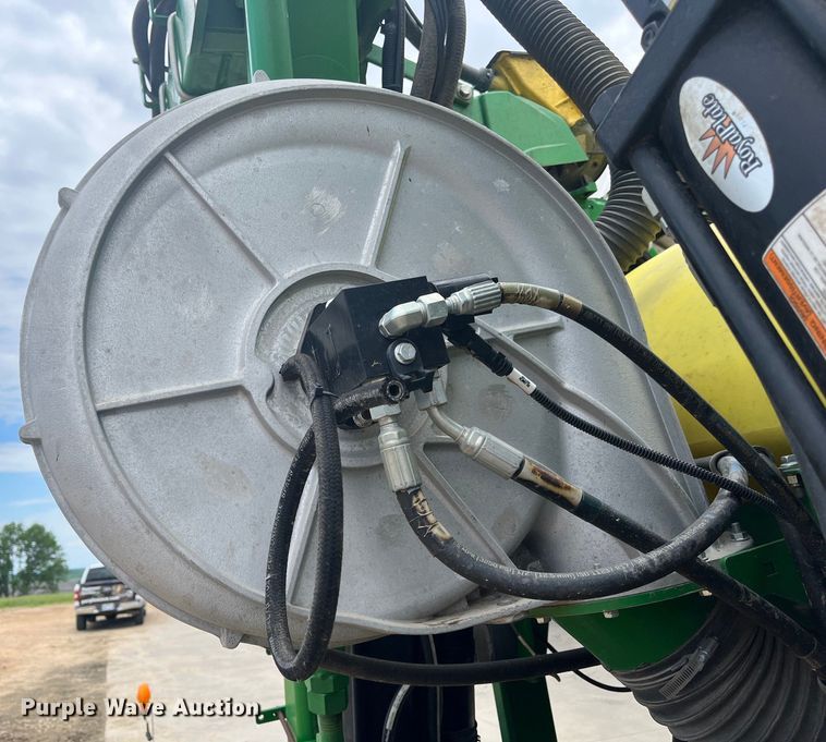 image for item DK7793 2019 John Deere 1725C Exact Emerge  planter