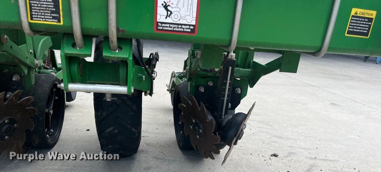 image for item DK7793 2019 John Deere 1725C Exact Emerge  planter