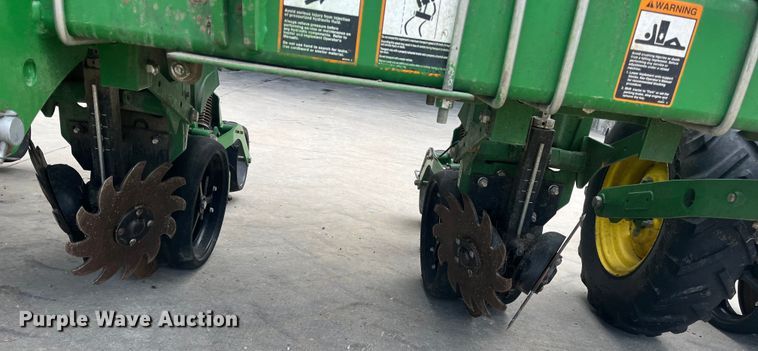 image for item DK7793 2019 John Deere 1725C Exact Emerge  planter