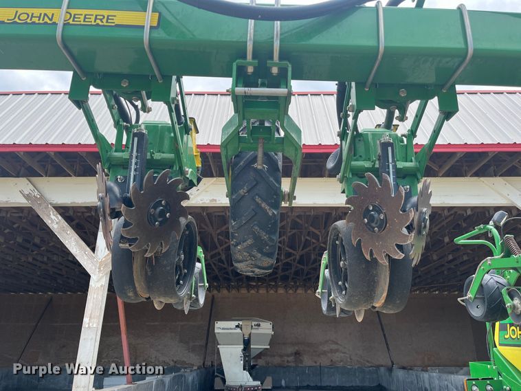 image for item DK7793 2019 John Deere 1725C Exact Emerge  planter