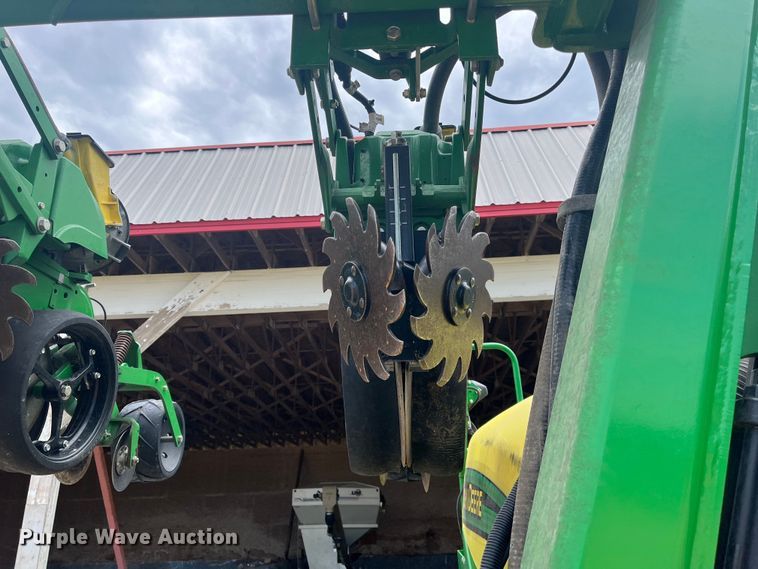 image for item DK7793 2019 John Deere 1725C Exact Emerge  planter