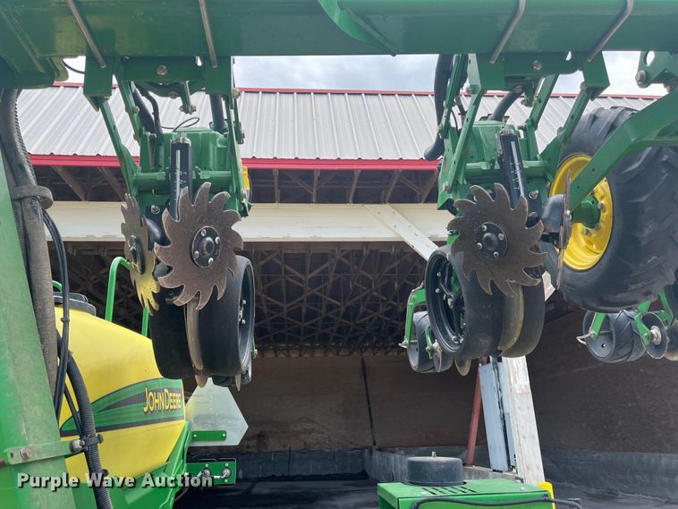 image for item DK7793 2019 John Deere 1725C Exact Emerge  planter