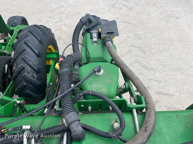 image for item DK7793 2019 John Deere 1725C Exact Emerge  planter