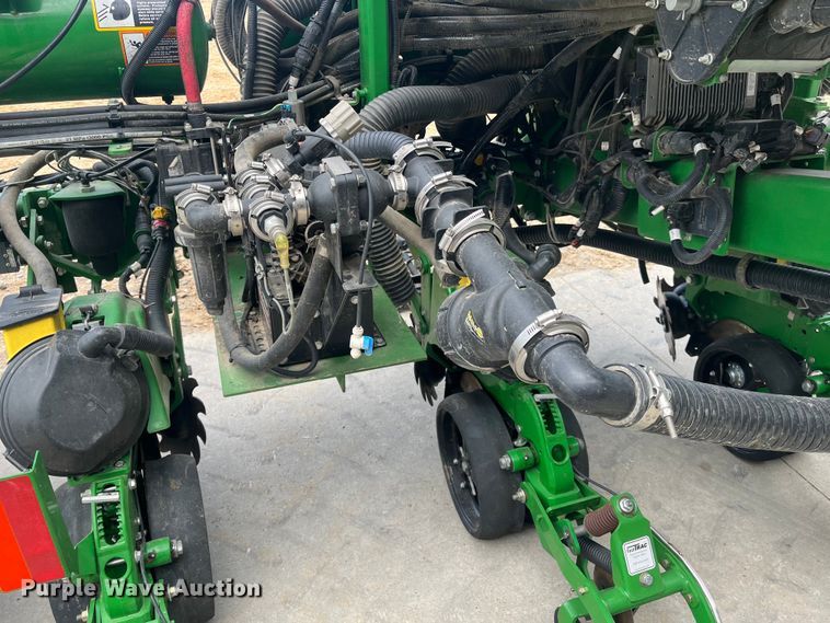 image for item DK7793 2019 John Deere 1725C Exact Emerge  planter