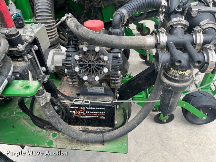 image for item DK7793 2019 John Deere 1725C Exact Emerge  planter