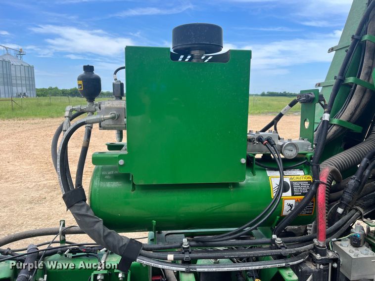 image for item DK7793 2019 John Deere 1725C Exact Emerge  planter