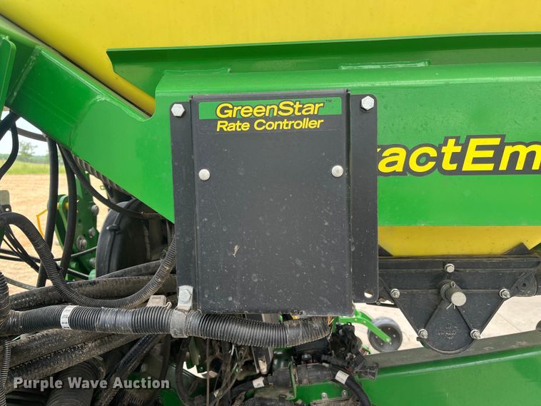image for item DK7793 2019 John Deere 1725C Exact Emerge  planter