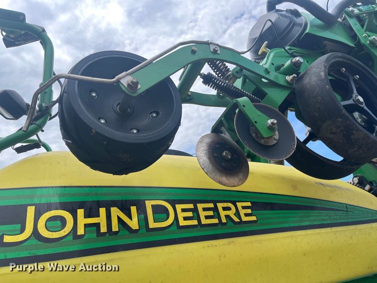 image for item DK7793 2019 John Deere 1725C Exact Emerge  planter