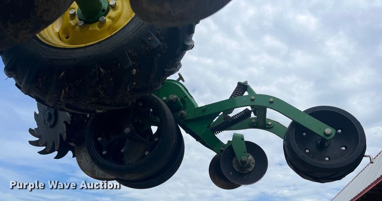 image for item DK7793 2019 John Deere 1725C Exact Emerge  planter