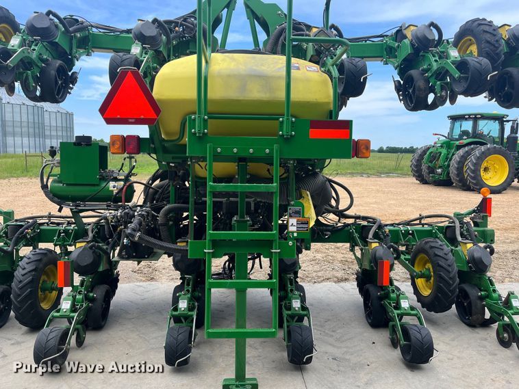 image for item DK7793 2019 John Deere 1725C Exact Emerge  planter