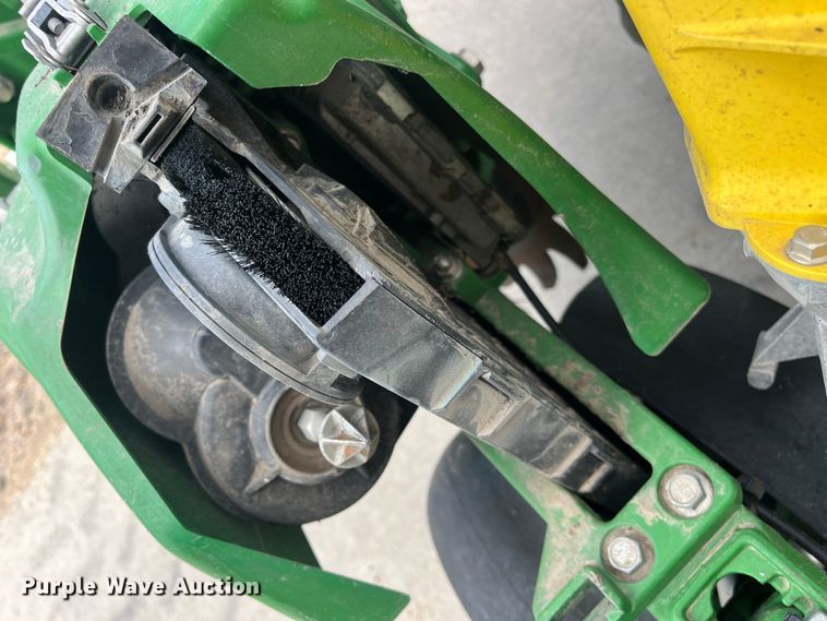 image for item DK7793 2019 John Deere 1725C Exact Emerge  planter