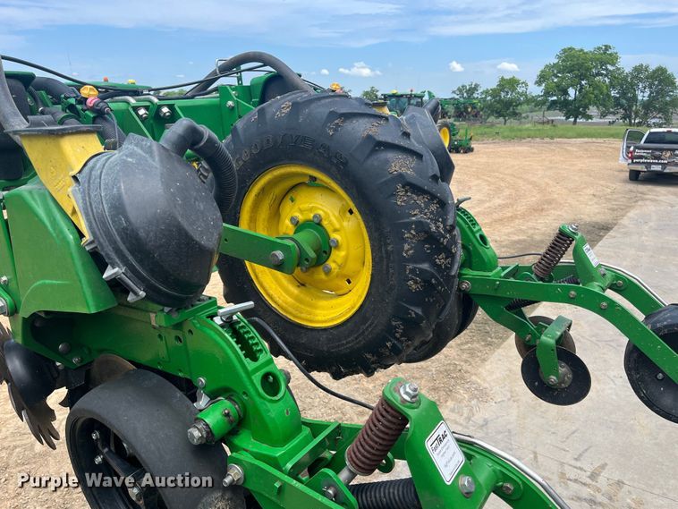 image for item DK7793 2019 John Deere 1725C Exact Emerge  planter