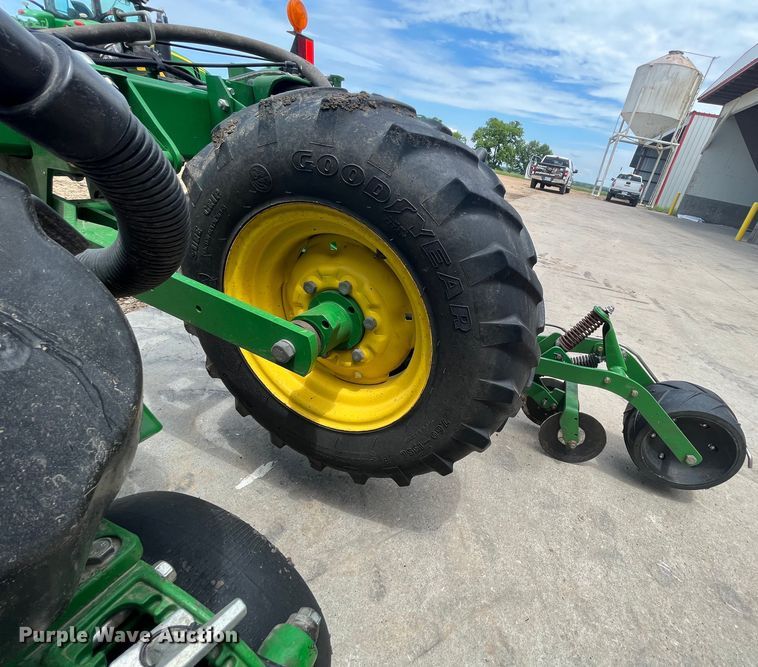 image for item DK7793 2019 John Deere 1725C Exact Emerge  planter