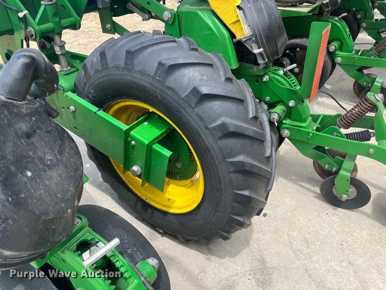image for item DK7793 2019 John Deere 1725C Exact Emerge  planter