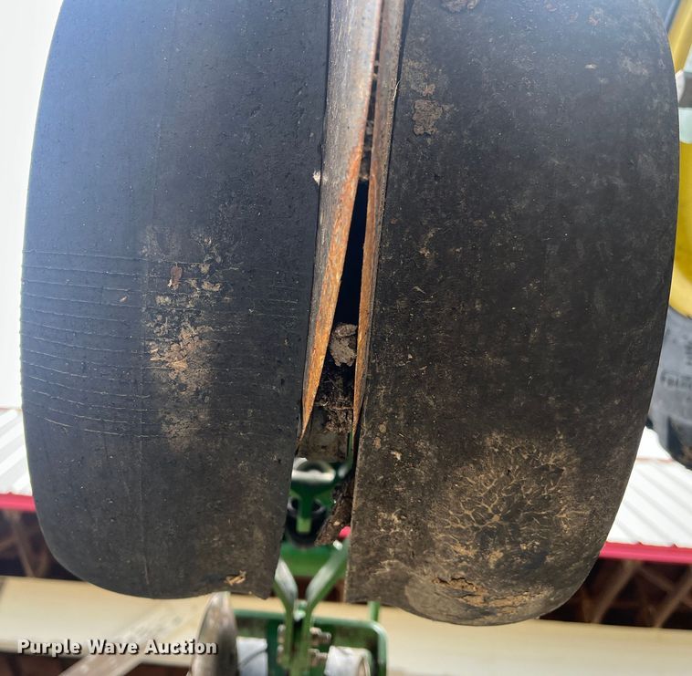 image for item DK7793 2019 John Deere 1725C Exact Emerge  planter